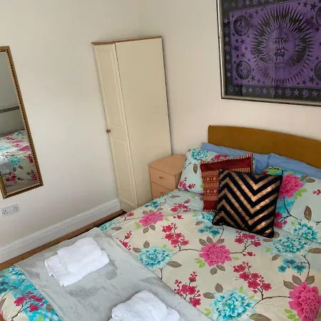 בית הארחה Shalom לונגפורד